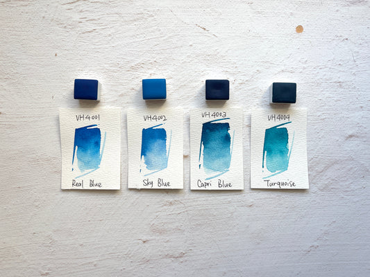 Vier Blautoene im Vergleich: Real Blue, Sky Blue, Capri Blue und Turquoise