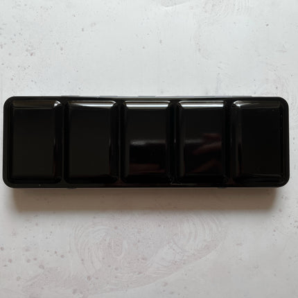Aquarell-Leerkasten - Schwarz - passend für 24 halbe oder 12 ganze Näpfchen - B5