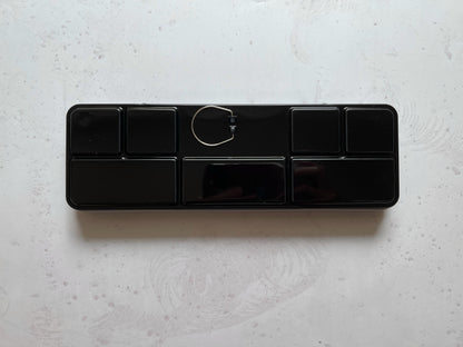 Aquarell-Leerkasten - Schwarz - passend für 24 halbe oder 12 ganze Näpfchen - B5 - VHaquarell